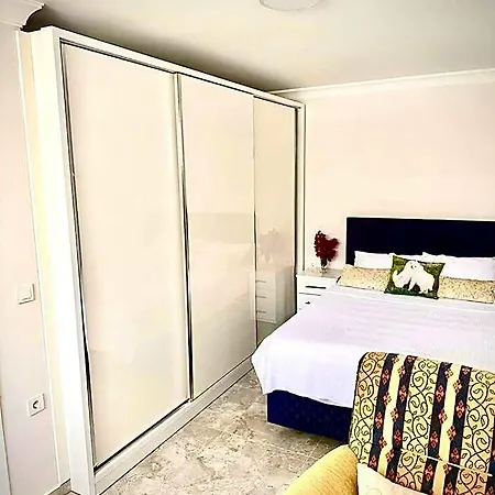 Abaa Yakamoz * Kuşadası